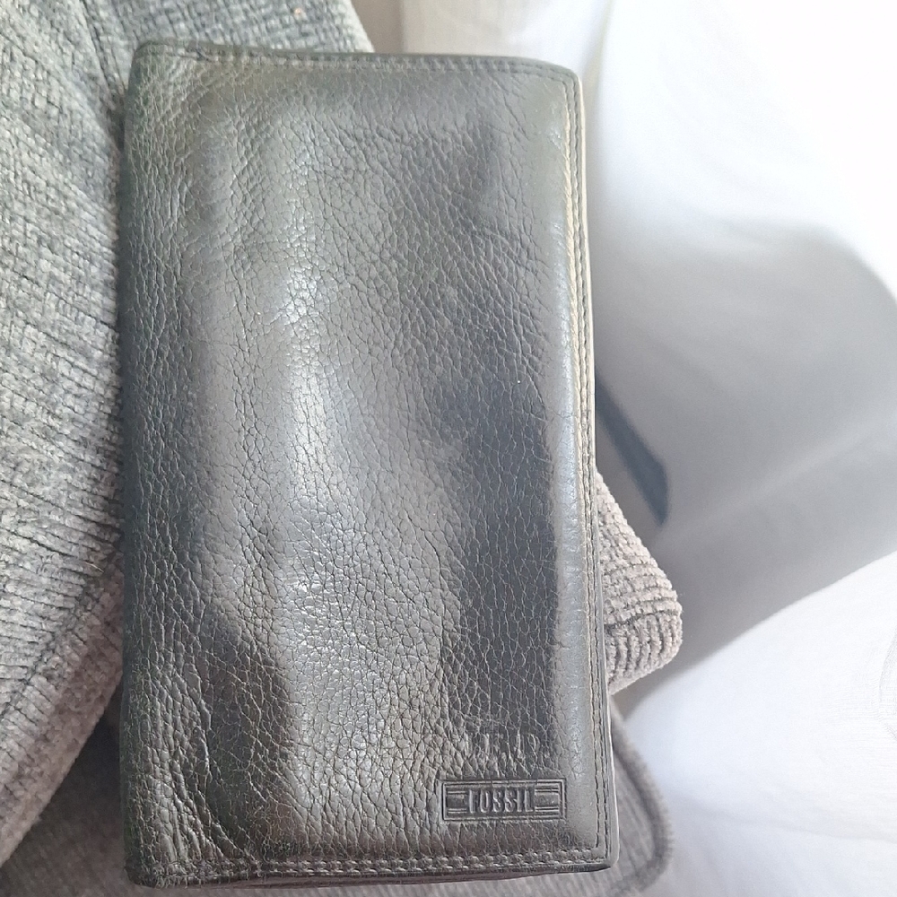 Fossil Black Leather Wallet with Textured Finish